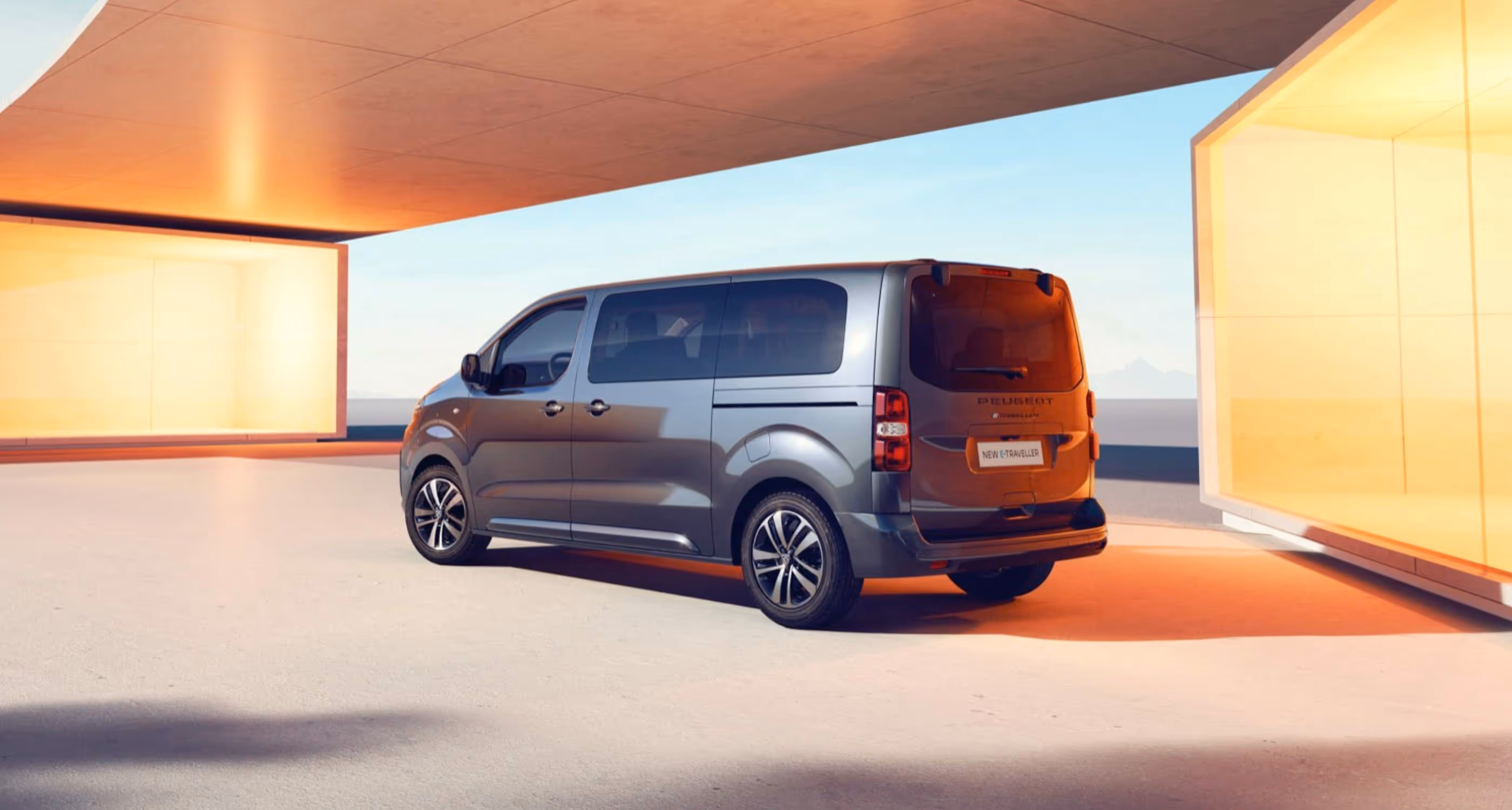 Peugeot E-Traveller Business 8 seter – privatleasing hos Bildeal